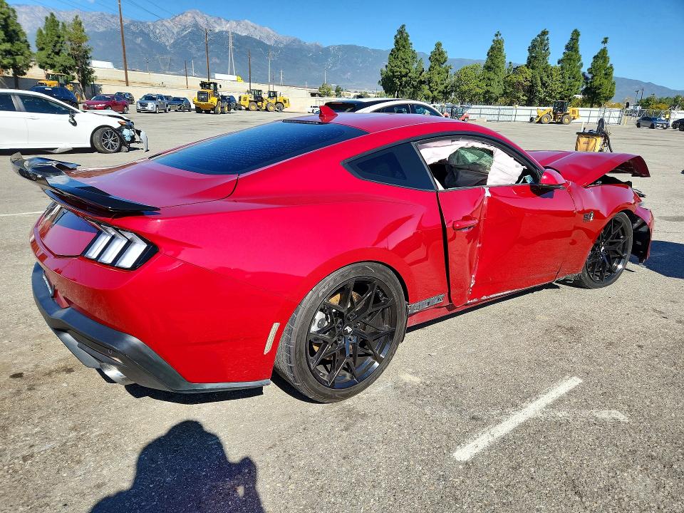 77166725 :رقم المزاد ، 1FA6P8CF8R5400463 vin ، 2024 Ford Mustang مزاد بيع