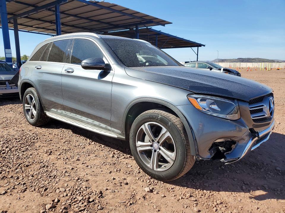 77615285 :رقم المزاد ، WDC0G4JBXHF190749 vin ، 2017 Mercedes-benz Glc مزاد بيع