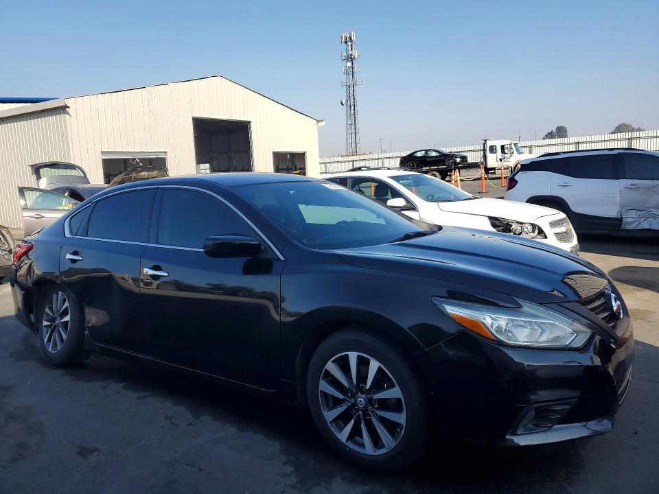 Auction sale of the 2017 Nissan Altima, vin: 1N4AL3AP0HC118509, lot number: 76138315