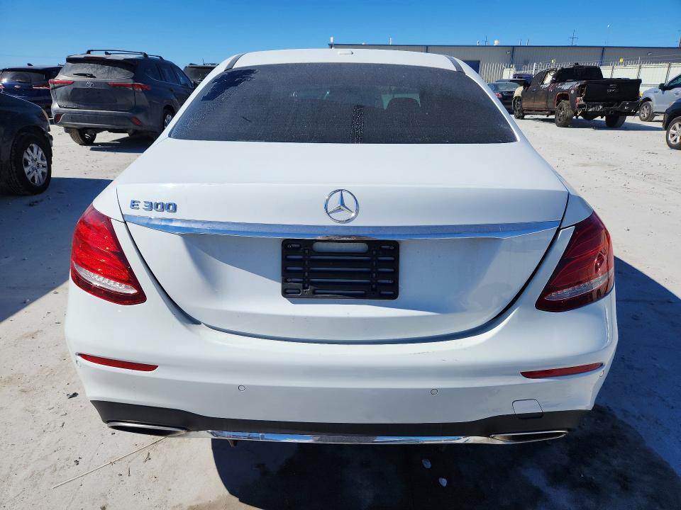 75240745 :رقم المزاد ، WDDZF4JB8HA075053 vin ، 2017 Mercedes-benz E مزاد بيع