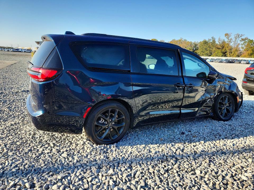 Продажа на аукционе авто 2022 Chrysler Pacifica, vin: 2C4RC1GG5NR135687, номер лота: 77417795