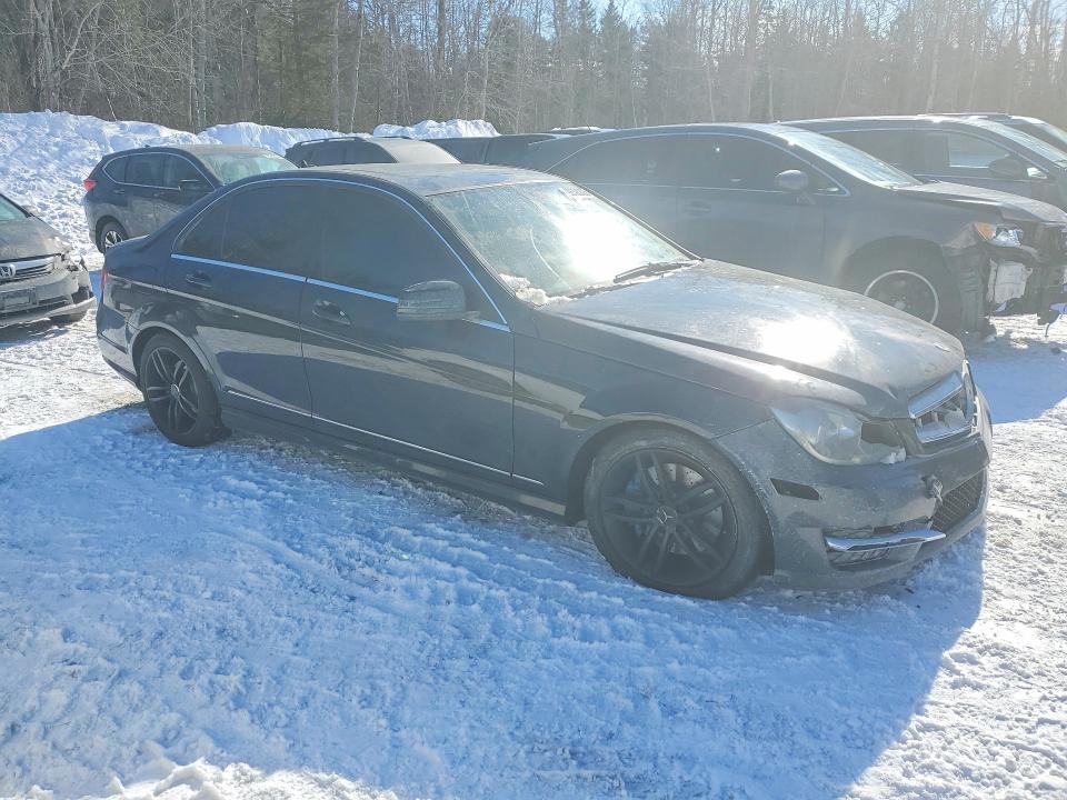 2013 Mercedes-benz C მანქანა იყიდება აუქციონზე, vin: WDDGF8AB2DA880202, აუქციონის ნომერი: 98395705