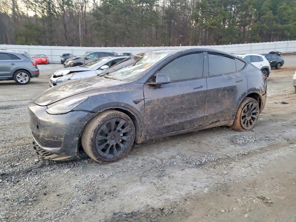 76422525 :رقم المزاد ، 7SAYGDEE0NA006545 vin ، 2022 Tesla Model Y مزاد بيع