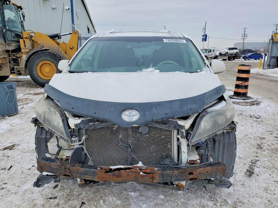 Продажа на аукционе авто 2011 Toyota Sienna, vin: 5TDXK3DC3BS175194, номер лота: 74036845
