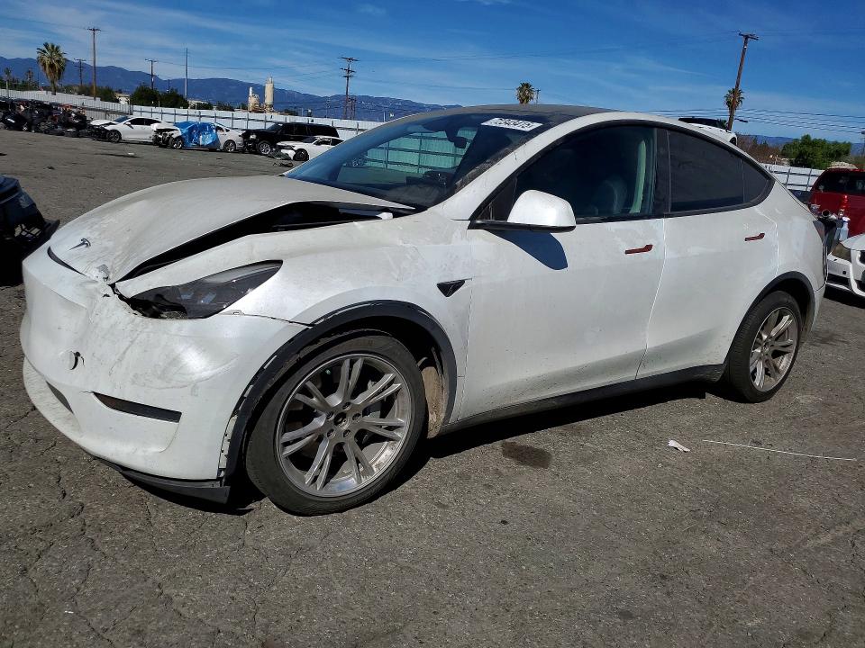 2024 Tesla Model Y მანქანა იყიდება აუქციონზე, vin: 7SAYGDEE5RA258328, აუქციონის ნომერი: 72343415