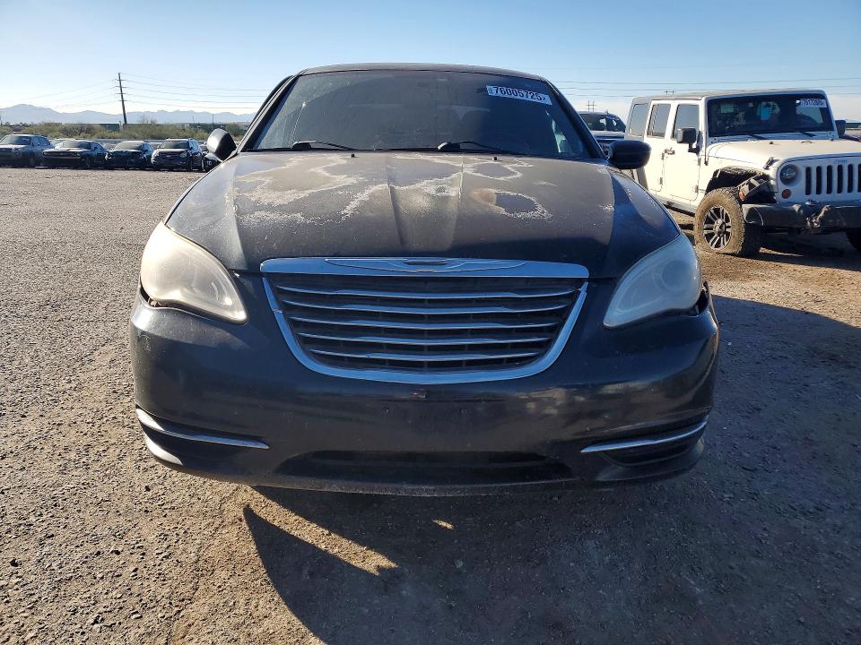76005725 :رقم المزاد ، 1C3CCBBB4DN695210 vin ، 2013 Chrysler 200 مزاد بيع