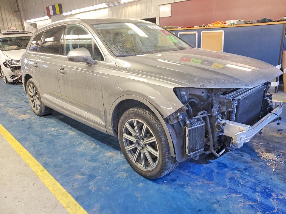 Продажа на аукционе авто 2017 Audi Q7, vin: WA1VAAF74HD001633, номер лота: 75976395