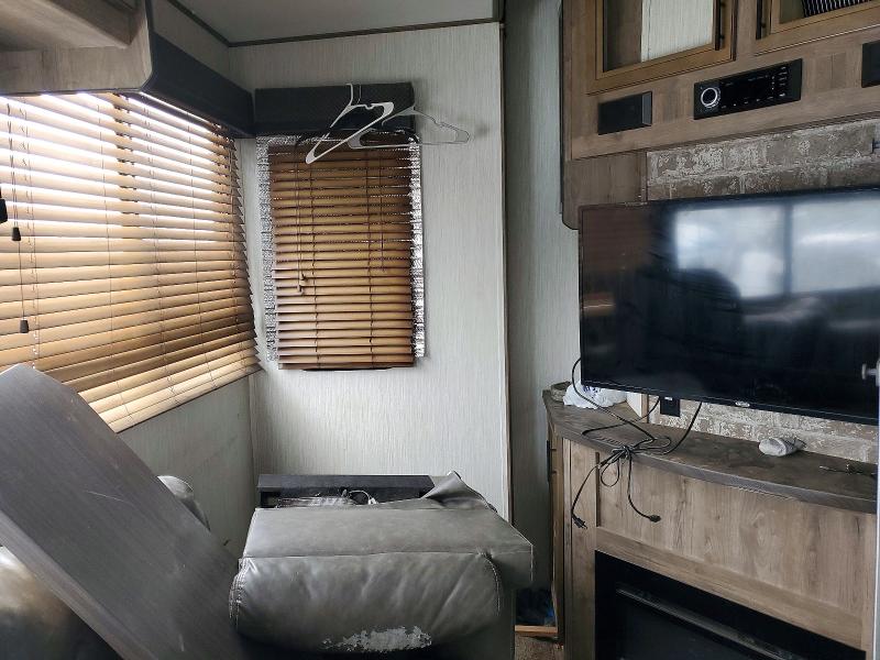 46233976 :رقم المزاد ، 5ZT3VG4F1K6502584 vin ، 2019 Forester River Recreational Vehicle (rv) مزاد بيع