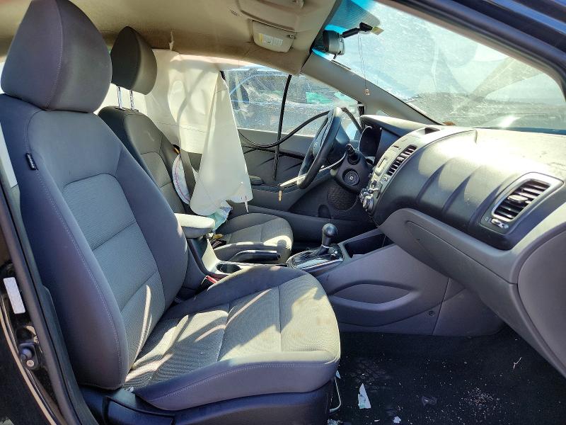 61748925 :رقم المزاد ، 3KPFK4A74HE031794 vin ، 2017 Kia Forte مزاد بيع