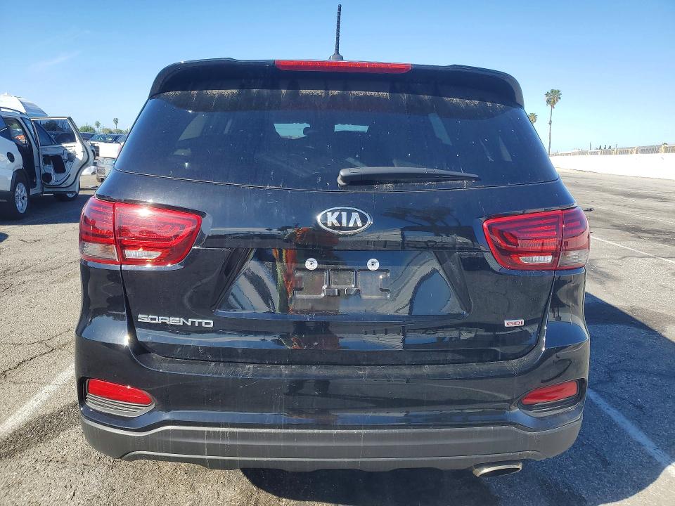 76812135 :رقم المزاد ، 5XYPG4A32KG511653 vin ، 2019 Kia Sorento مزاد بيع