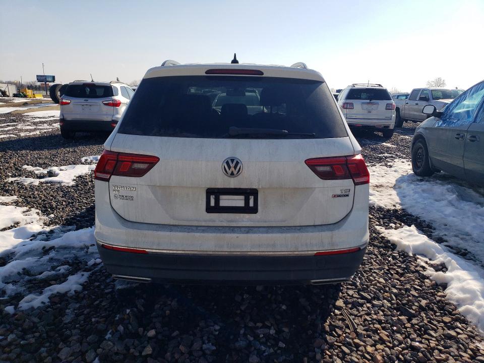 Продажа на аукционе авто 2018 Volkswagen Tiguan, vin: 3VV2B7AX7JM080260, номер лота: 76136815