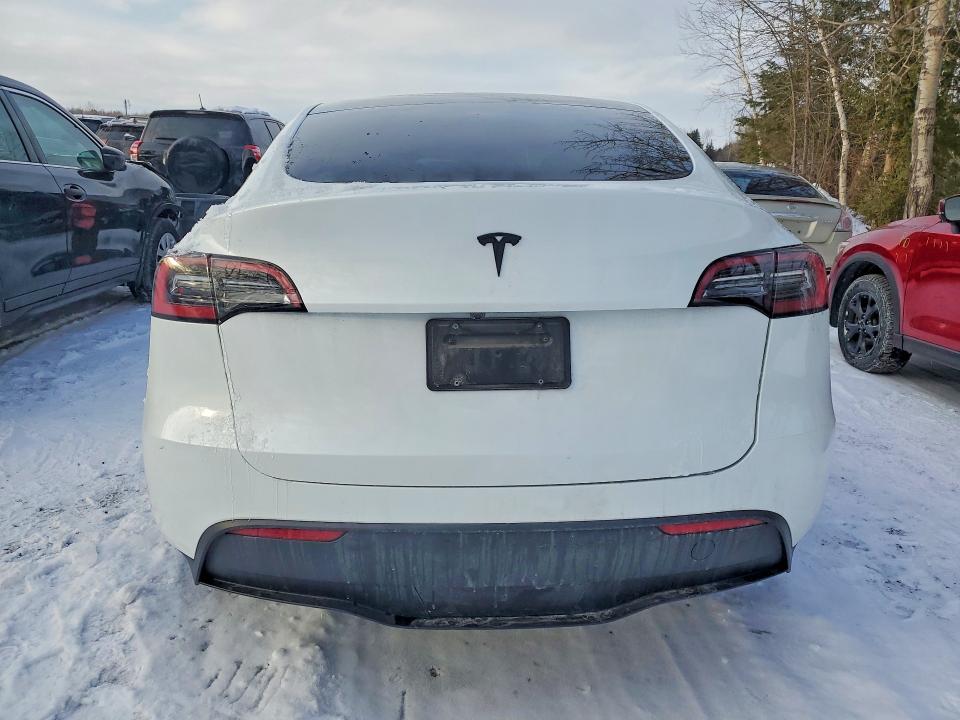 2024 Tesla Model Y მანქანა იყიდება აუქციონზე, vin: 7SAYGDED0RF990070, აუქციონის ნომერი: 73662275