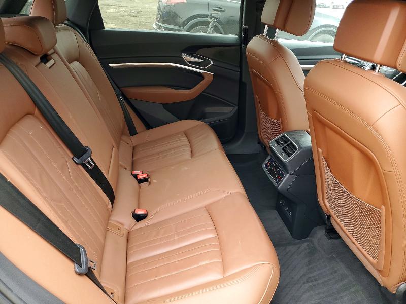 79067315 :رقم المزاد ، WA1AAAGE9NB031598 vin ، 2022 Audi E-tron مزاد بيع