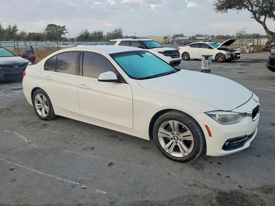 78383435 :رقم المزاد ، WBA8B9G51JNU96169 vin ، 2018 Bmw 330 مزاد بيع