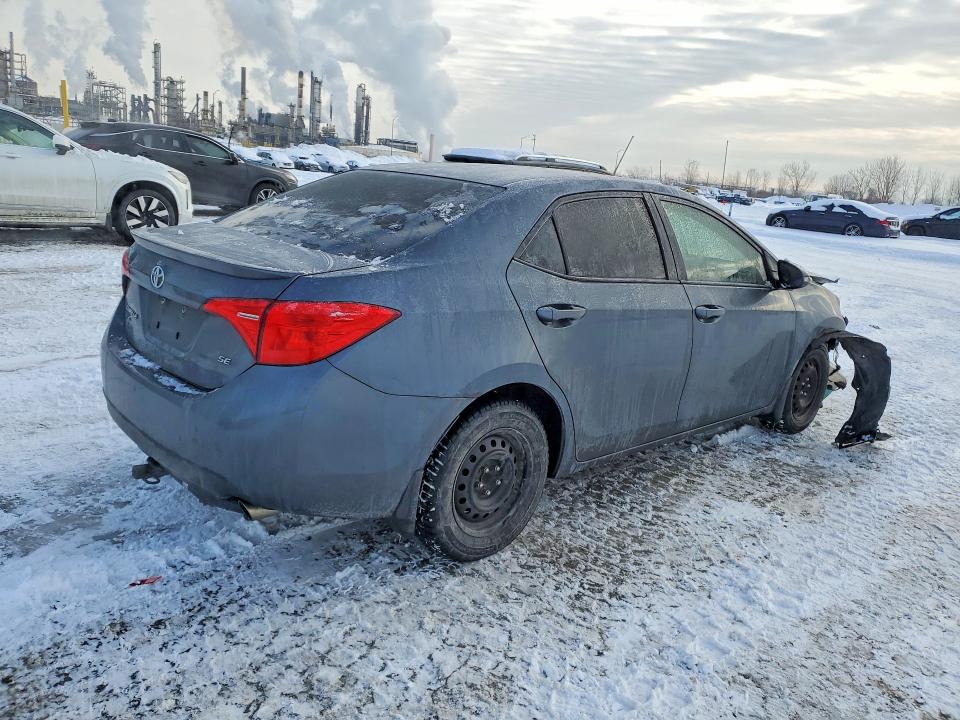 77684925 :رقم المزاد ، 2T1BURHE8JC978576 vin ، 2018 Toyota Corolla مزاد بيع