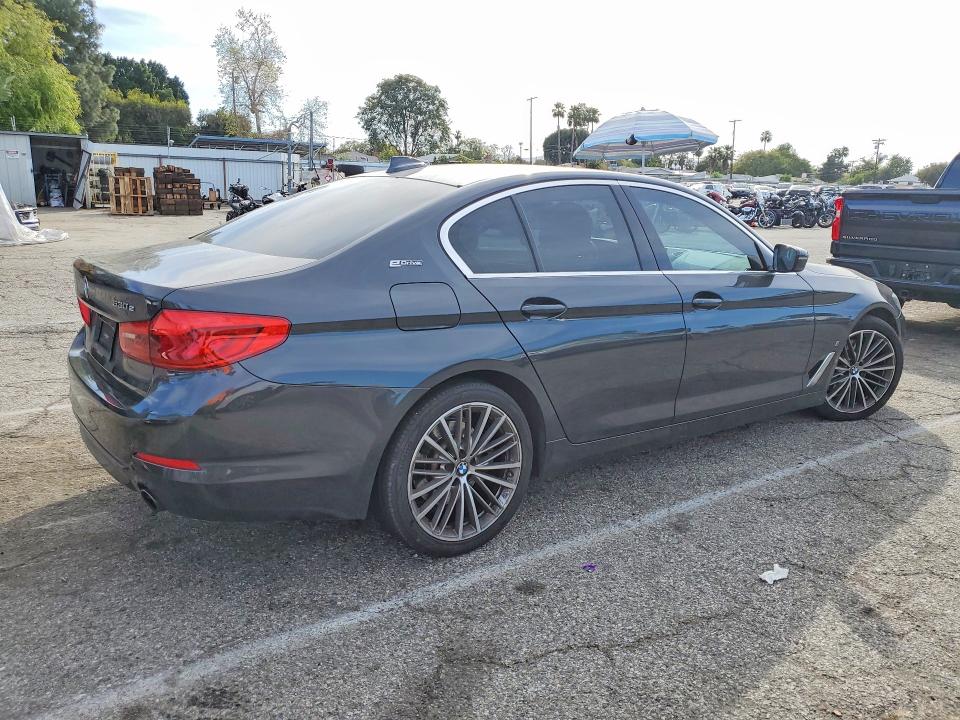 77411645 :رقم المزاد ، WBAJA9C54KB398878 vin ، 2019 Bmw 530e مزاد بيع