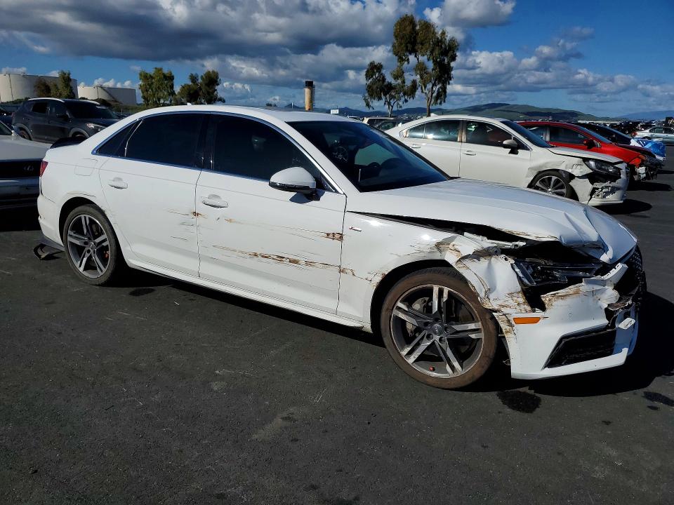 Продаж на аукціоні авто 2017 Audi A4, vin: WAUFNAF43HN032951, номер лоту: 77359255