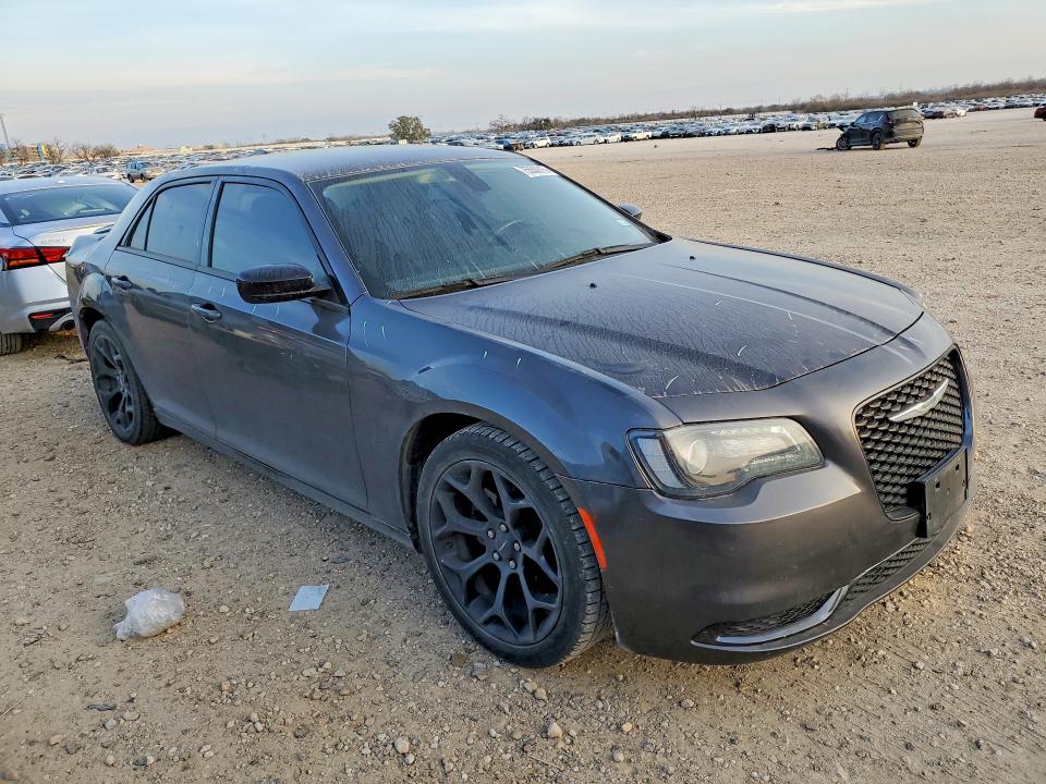 75550915 :رقم المزاد ، 2C3CCAAG0KH582660 vin ، 2019 Chrysler 300 مزاد بيع