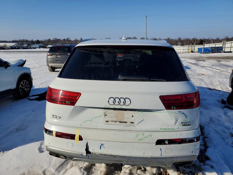 Продажа на аукционе авто 2018 Audi Q7, vin: WA1VAAF73JD029011, номер лота: 75477815