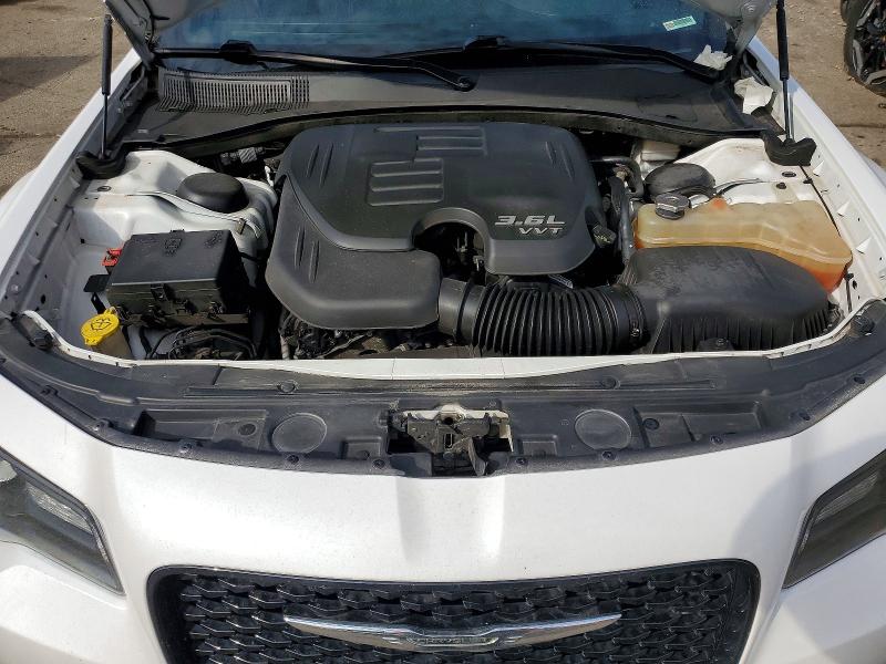 Продажа на аукционе авто 2015 Chrysler 300, vin: 2C3CCABG1FH882650, номер лота: 79080135
