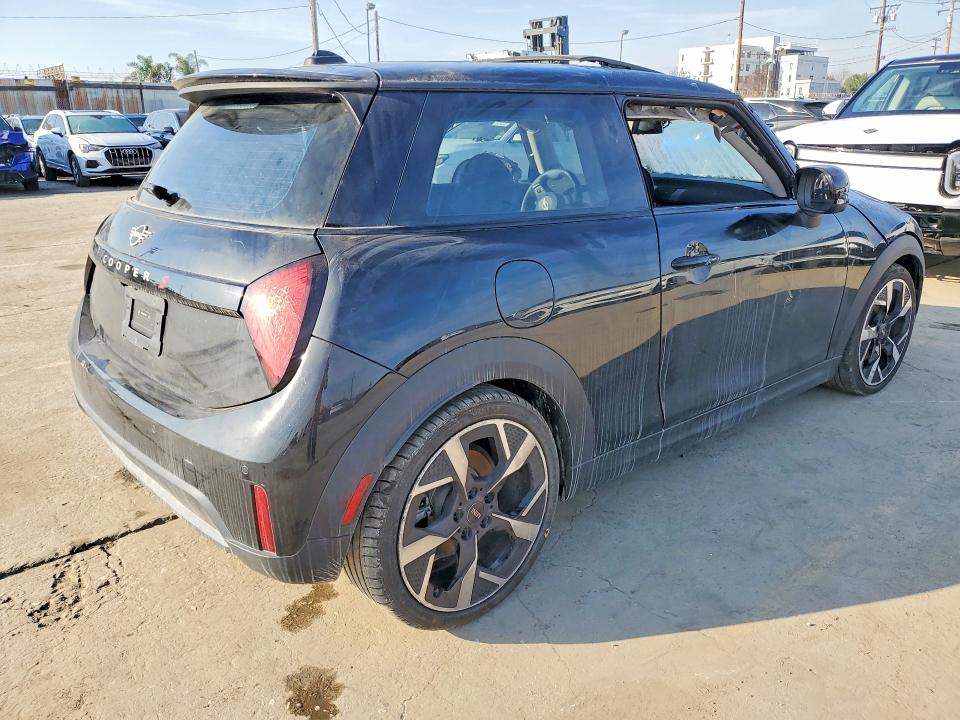 79234495 :رقم المزاد ، WMW23GD06S2W35165 vin ، 2025 Mini Cooper مزاد بيع