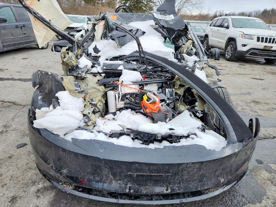 Продажа на аукционе авто 2024 Tesla Model 3, vin: 5YJ3E1EB7RF731988, номер лота: 75165915