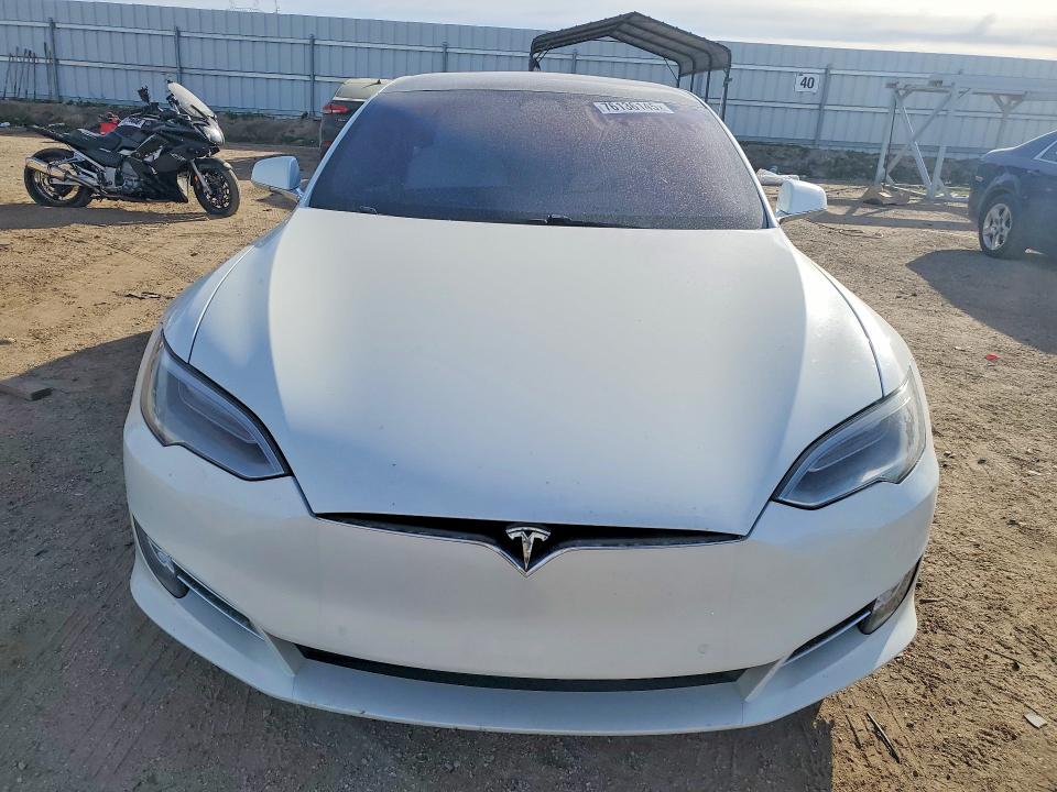 76136145 :رقم المزاد ، 5YJSA1E43KF330923 vin ، 2019 Tesla Model S مزاد بيع