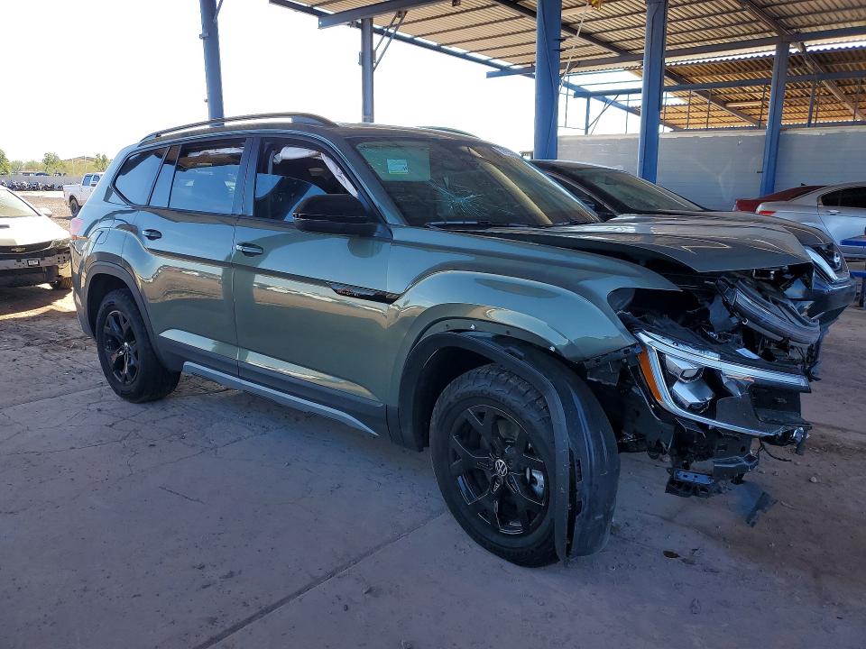 77804385 :رقم المزاد ، 1V2CR2CAXSC572423 vin ، 2025 Volkswagen Atlas مزاد بيع