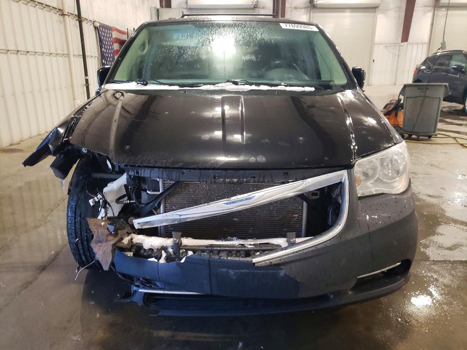 77899985 :رقم المزاد ، 2C4RC1BG1FR636746 vin ، 2015 Chrysler Town & Country مزاد بيع