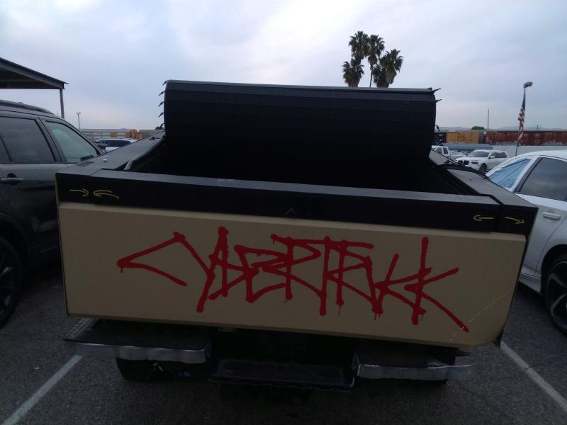 72749195 :رقم المزاد ، 7G2CEHED3RA048285 vin ، 2024 Tesla Cybertruck مزاد بيع