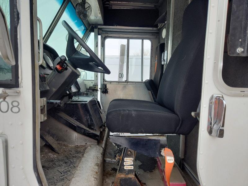 Продаж на аукціоні авто 2004 Freightliner Chassis, vin: 4UZAANBWX4CM71461, номер лоту: 77104665