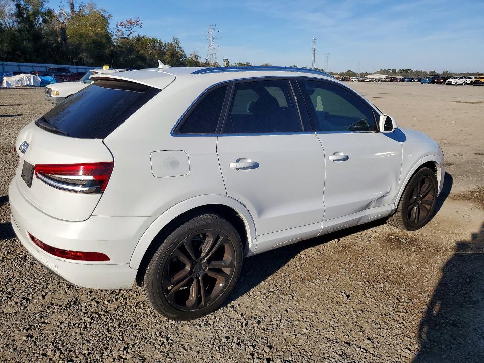 2015 Audi Q3 მანქანა იყიდება აუქციონზე, vin: WA1FFCFS7FR010686, აუქციონის ნომერი: 78221245