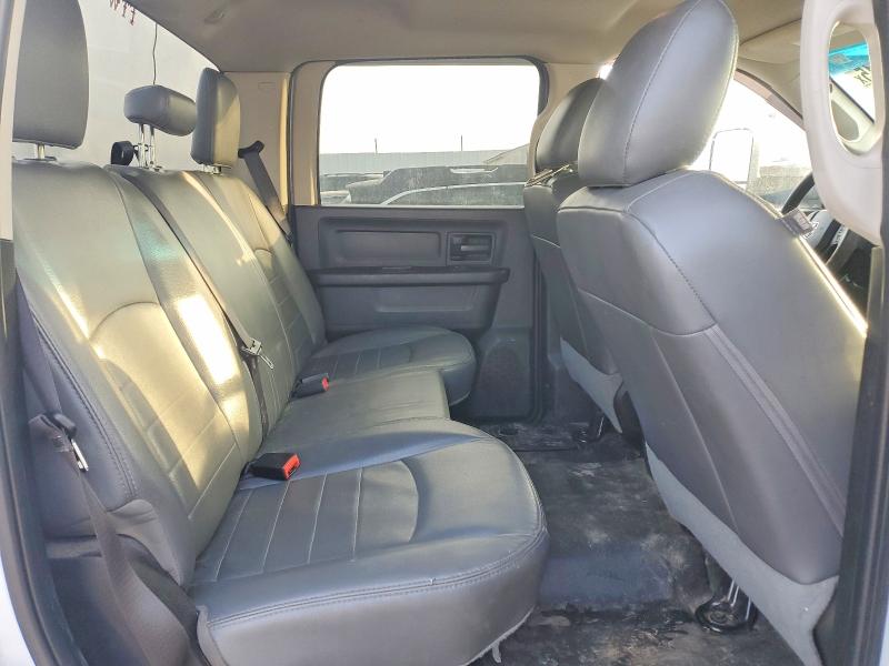76825215 :رقم المزاد ، 3C6UR5HJ9JG425321 vin ، 2018 Ram 2500 مزاد بيع