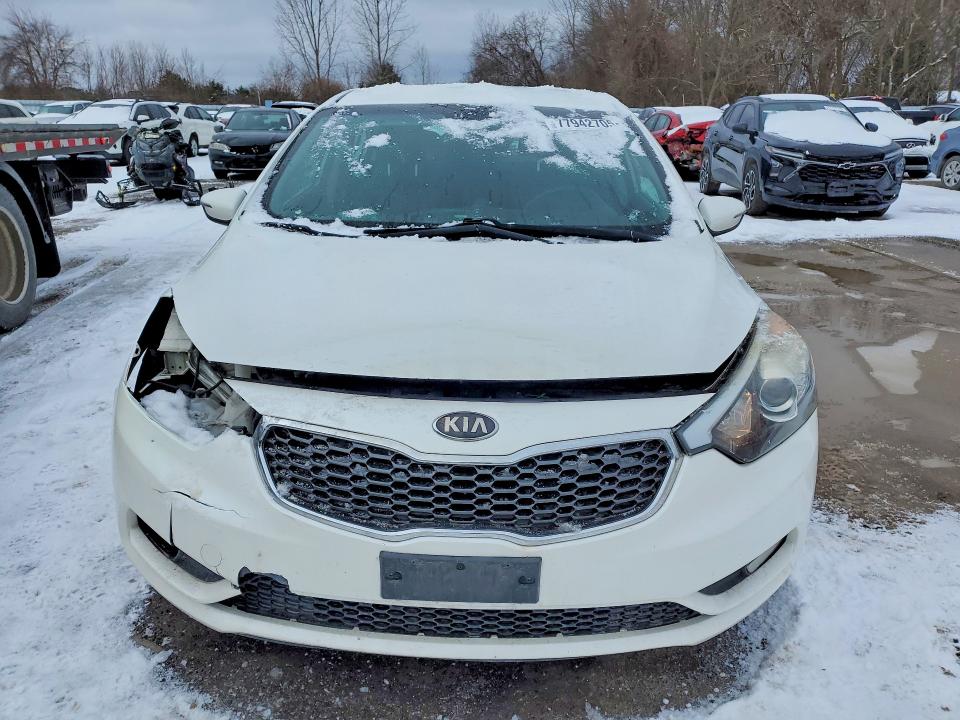 2014 Kia Forte მანქანა იყიდება აუქციონზე, vin: KNAFX4A68E5072975, აუქციონის ნომერი: 77942705