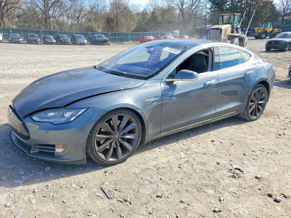 77745745 :رقم المزاد ، 5YJSA1DP4DFP22498 vin ، 2013 Tesla Model S مزاد بيع