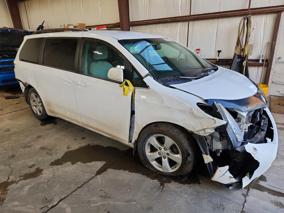 Aukcja sprzedaży 2017 Toyota Sienna, vin: 5TDKZ3DC1HS868988, numer aukcji: 75638195