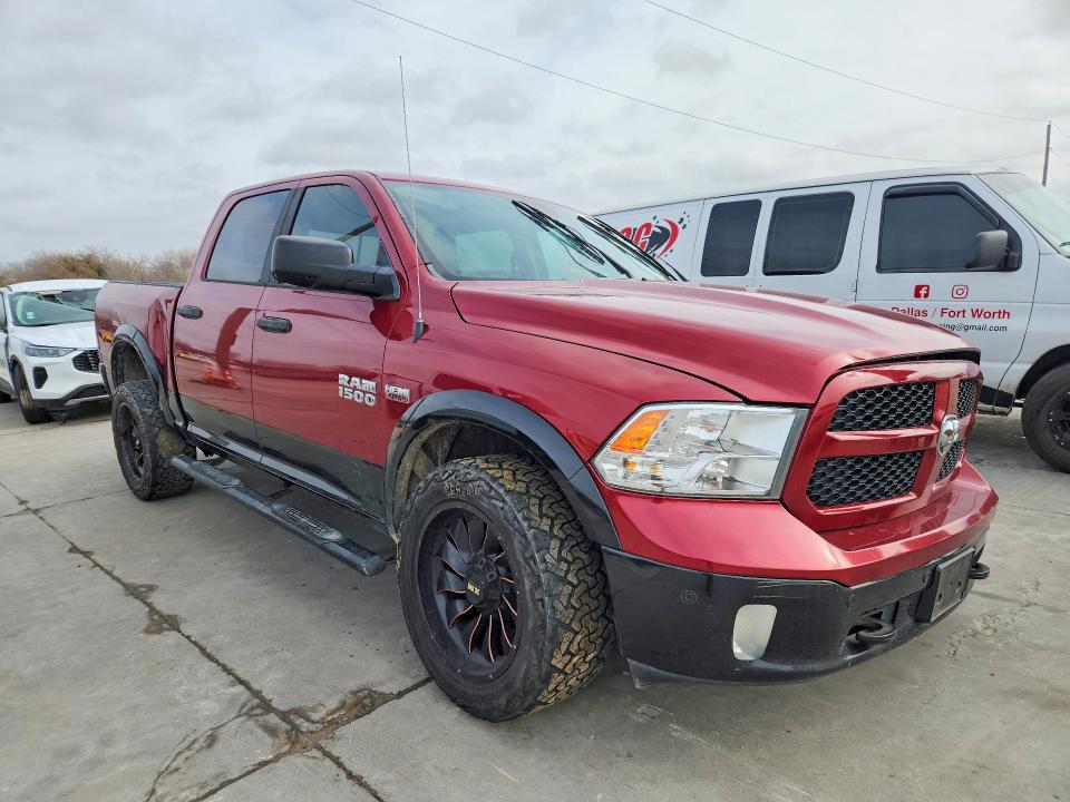 77883995 :رقم المزاد ، 1C6RR6LT5FS692301 vin ، 2015 Ram 1500 مزاد بيع