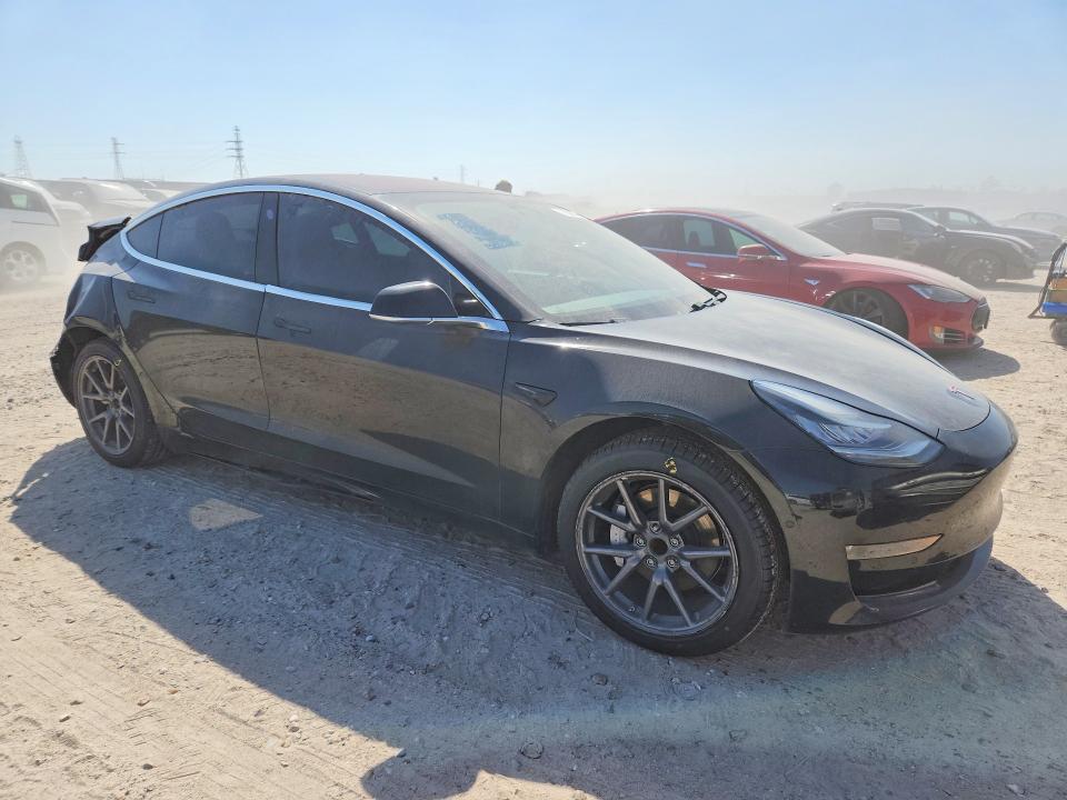 79383335 :رقم المزاد ، 5YJ3E1EA4JF020910 vin ، 2018 Tesla Model 3 مزاد بيع