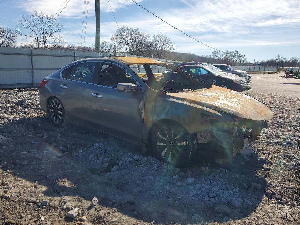 2018 Nissan Altima მანქანა იყიდება აუქციონზე, vin: 1N4AL3AP4JC105591, აუქციონის ნომერი: 50810966