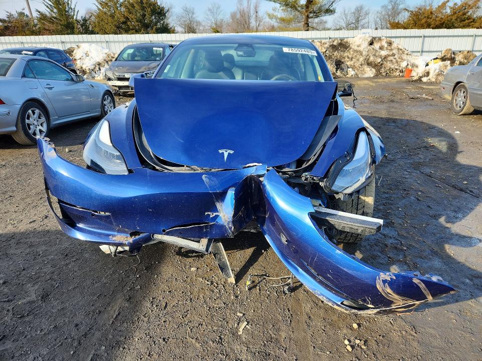 2022 Tesla Model 3 მანქანა იყიდება აუქციონზე, vin: 5YJ3E1EA5NF142696, აუქციონის ნომერი: 78592485