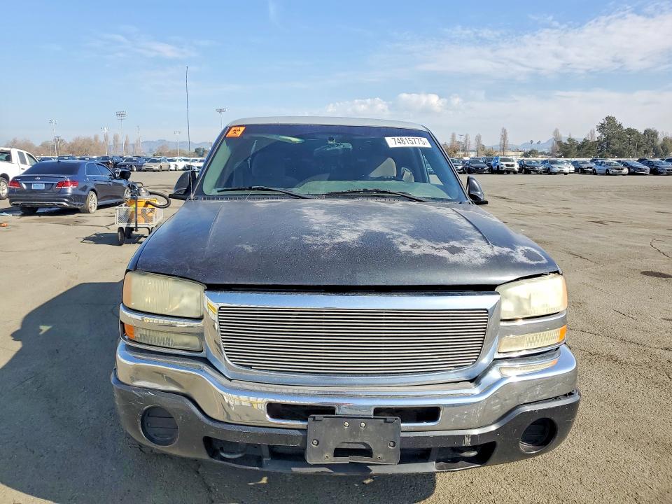 Продажа на аукционе авто 2003 Gmc New Sierra, vin: 1GTEC19T83E344599, номер лота: 74815775