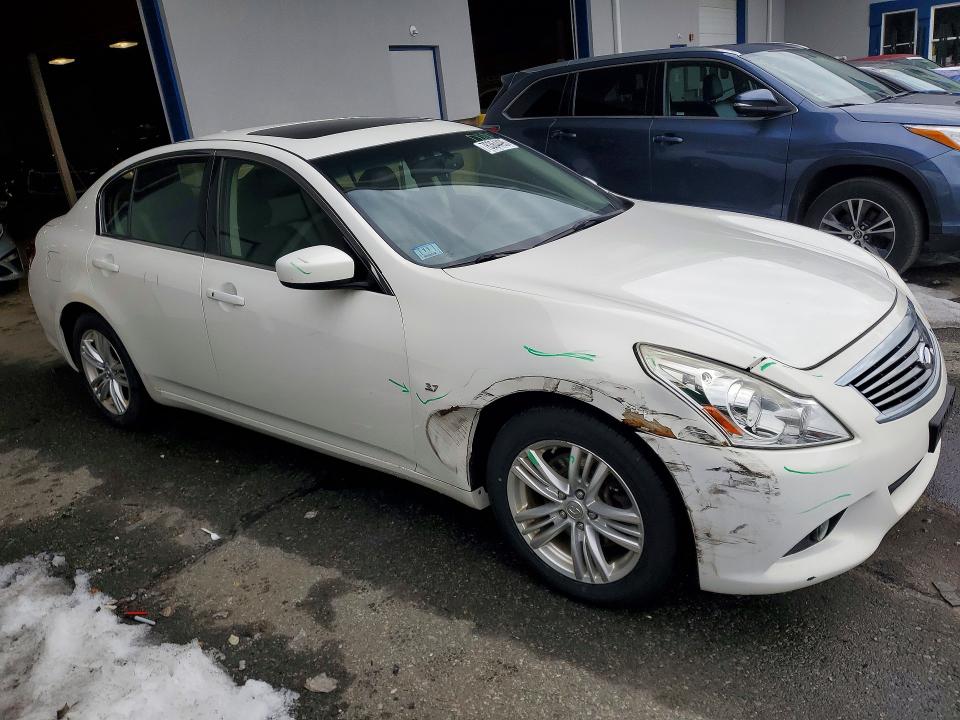76364495 :رقم المزاد ، JN1CV6AR2FM521000 vin ، 2015 Infiniti Q40 مزاد بيع