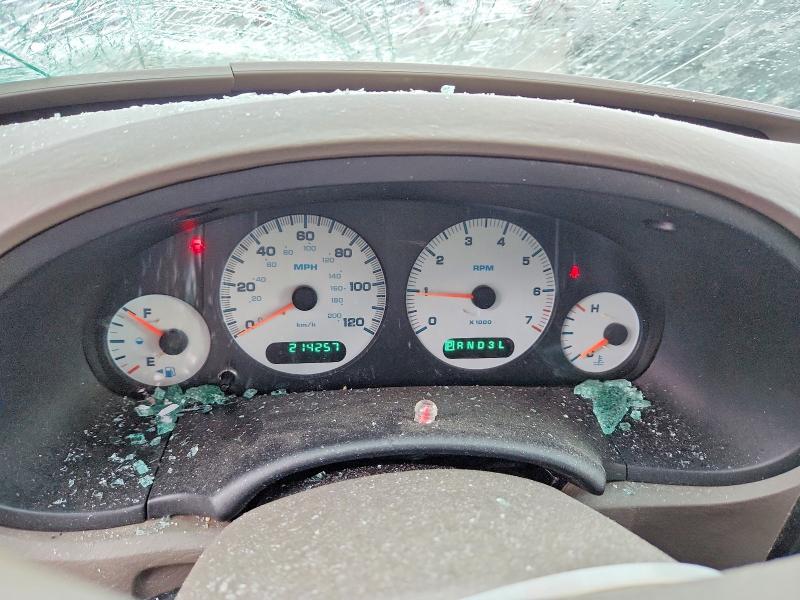 2002 Chrysler Town & Country მანქანა იყიდება აუქციონზე, vin: 2C4GP44302R628333, აუქციონის ნომერი: 78658085
