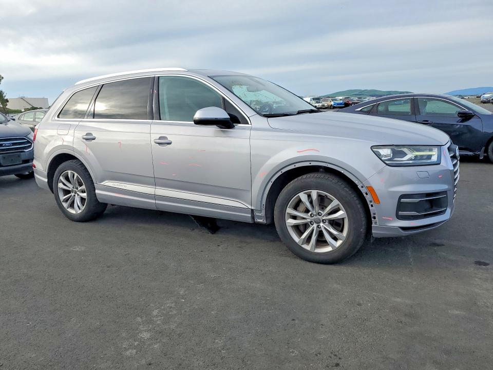 Продажа на аукционе авто 2017 Audi Q7, vin: WA1AAAF75HD004023, номер лота: 77812085