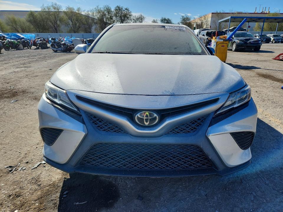 Продаж на аукціоні авто 2018 Toyota Camry, vin: 4T1B11HK2JU095975, номер лоту: 77573365