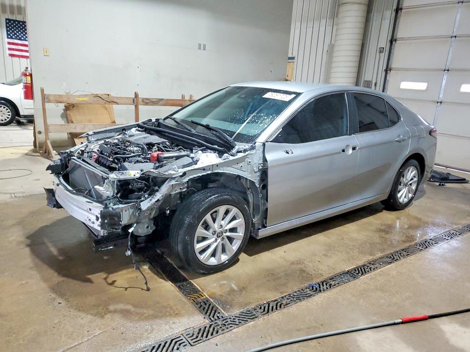78051725 :رقم المزاد ، 4T1C11AK5PU126367 vin ، 2023 Toyota Camry مزاد بيع