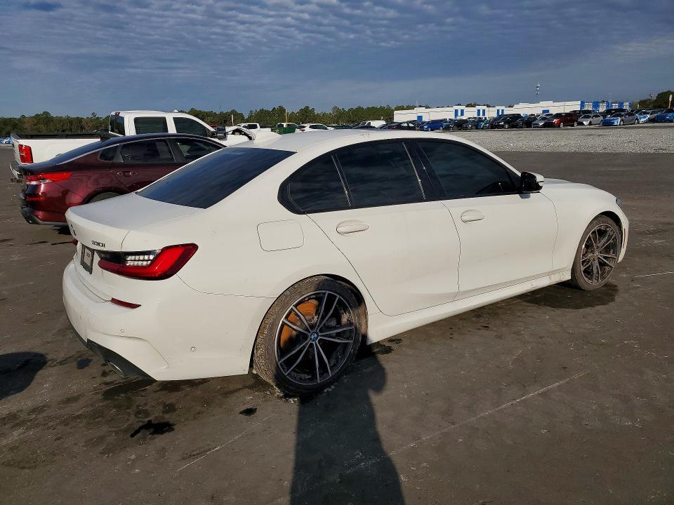 76665235 :رقم المزاد ، 3MW5R1J08M8B59146 vin ، 2021 Bmw 330i مزاد بيع