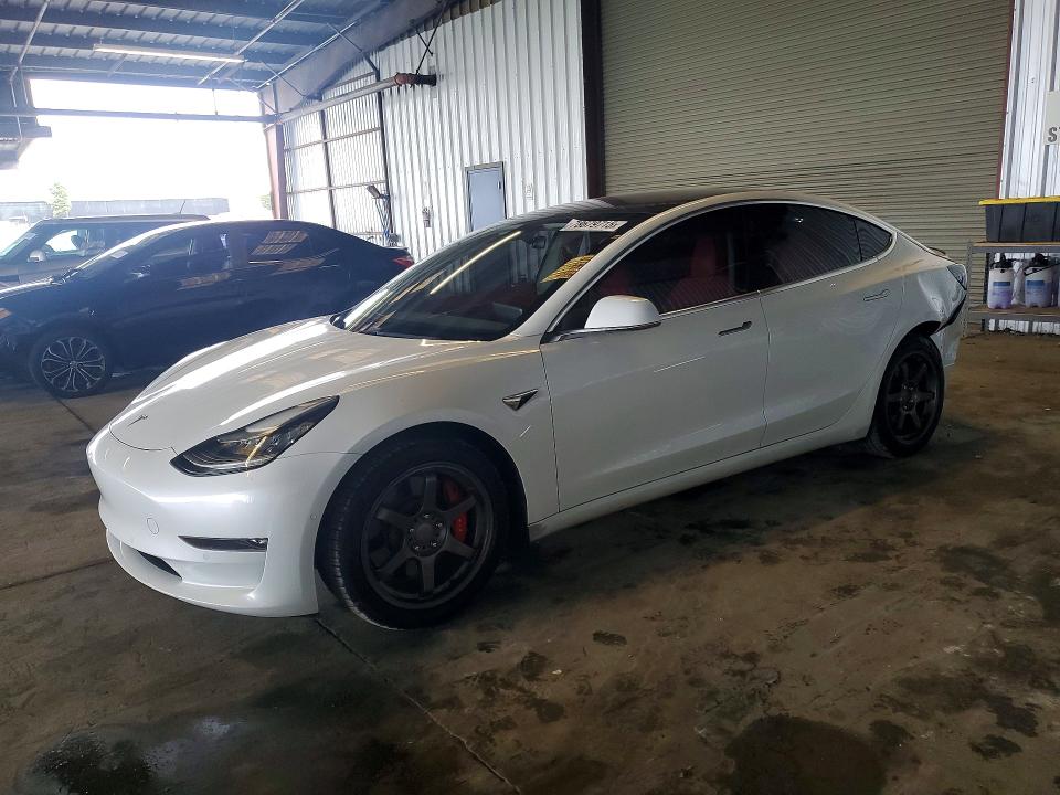 Auction sale of the 2018 Tesla Model 3, vin: 5YJ3E1EB9JF084305, lot number: 78679715
