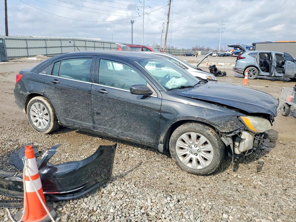 77568975 :رقم المزاد ، 1C3CCBAB0EN122498 vin ، 2014 Chrysler 200 مزاد بيع