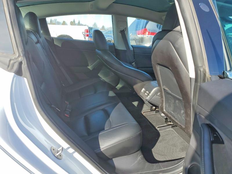 78353105 :رقم المزاد ، 5YJ3E1EB5JF093860 vin ، 2018 Tesla Model 3 مزاد بيع